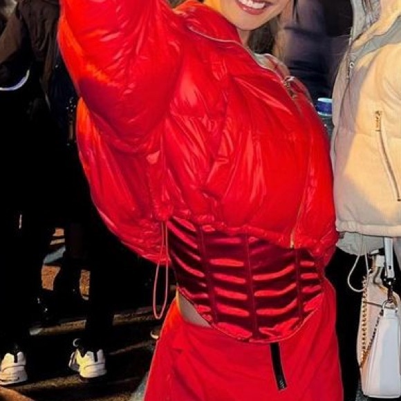 Urban Outfitters Cropped Red Puffer Jacket - Picture 7 of 7